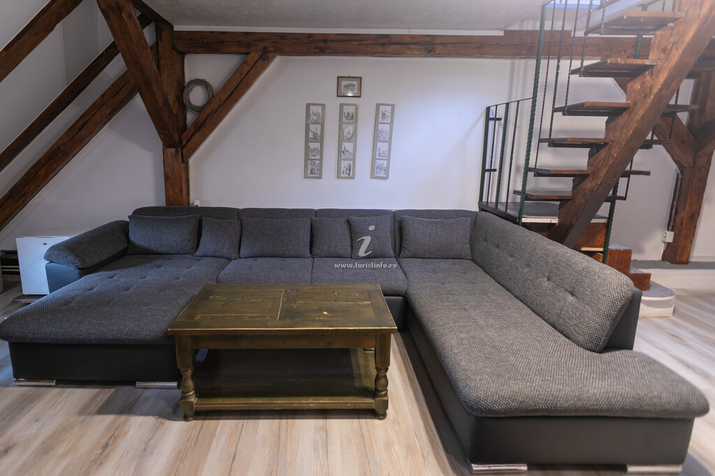 Apartament 4 Rooms Piața Sfatului