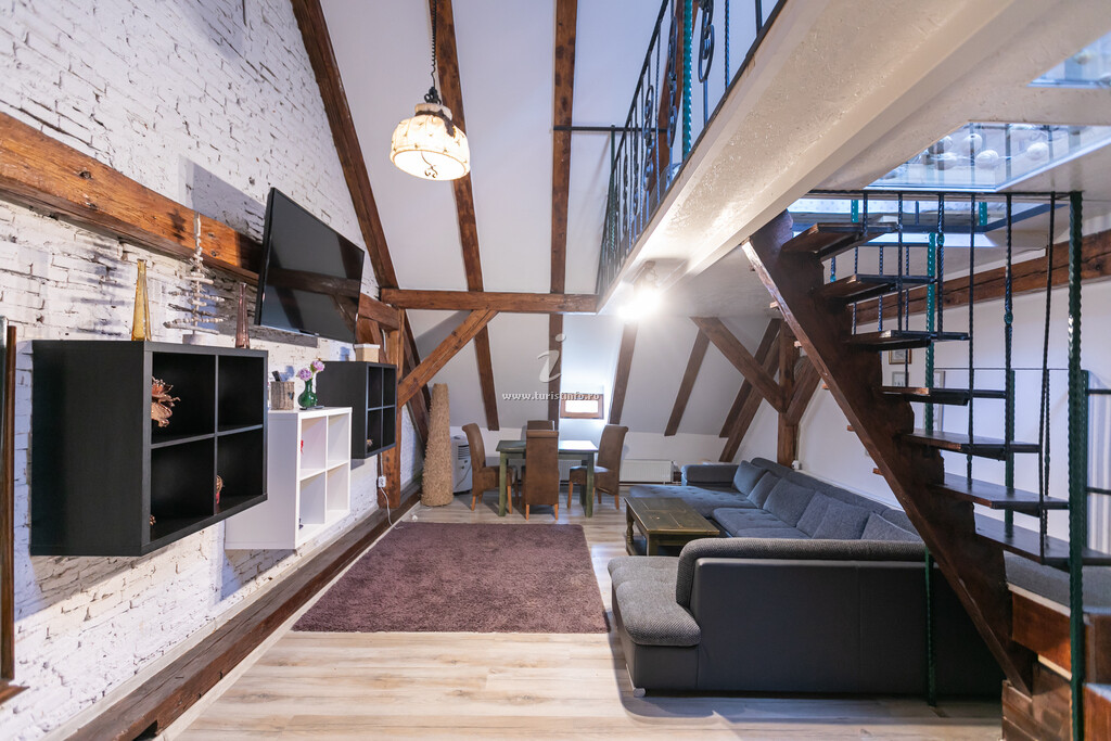 Apartament 4 Rooms Piața Sfatului