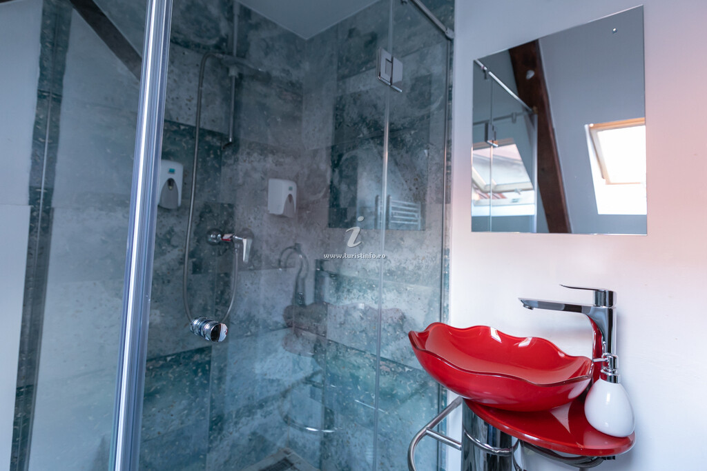 Apartament 4 Rooms Piața Sfatului