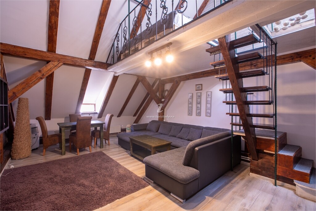 Apartament 4 Rooms Piața Sfatului