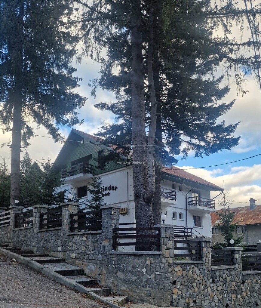 Pensiunea Kalinder Ski Chalet