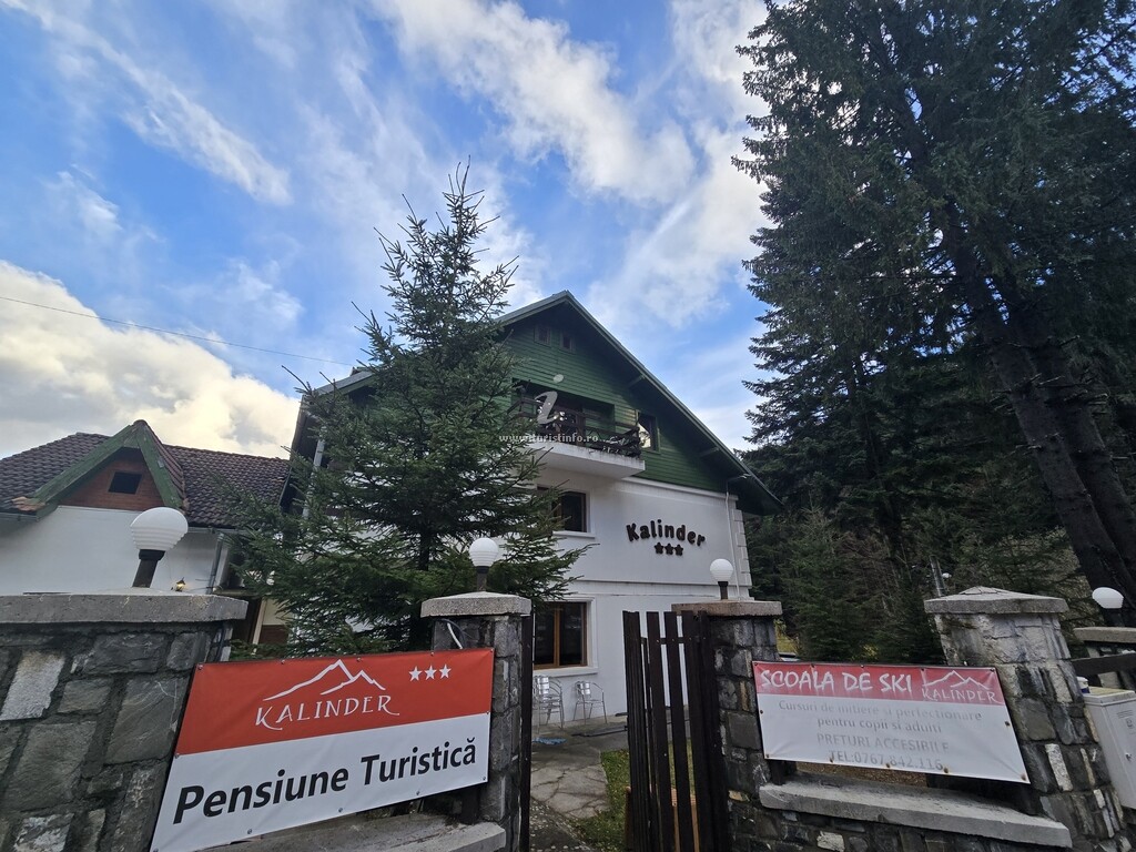 Pensiunea Kalinder Ski Chalet