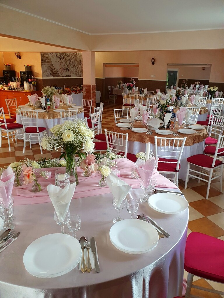 Camere de închiriat La Rozica
