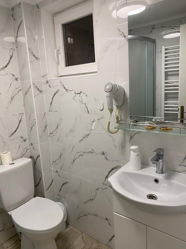 Cabana Der - Luncile Prigoanei