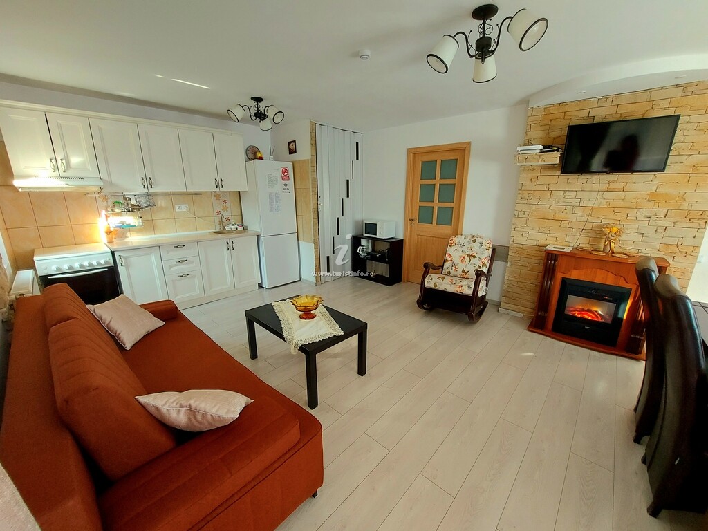 Casa de vacanță Căsuța cu Trandafiri 1