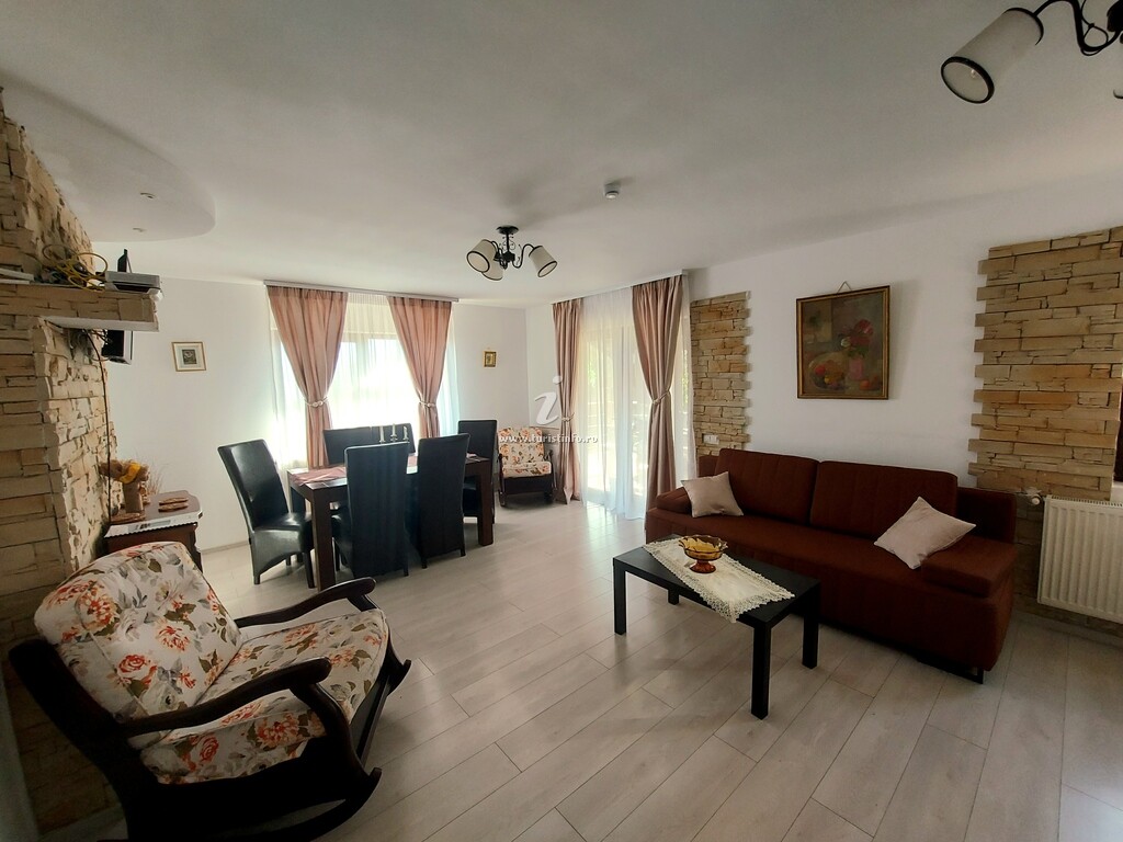 Casa de vacanță Căsuța cu Trandafiri 1