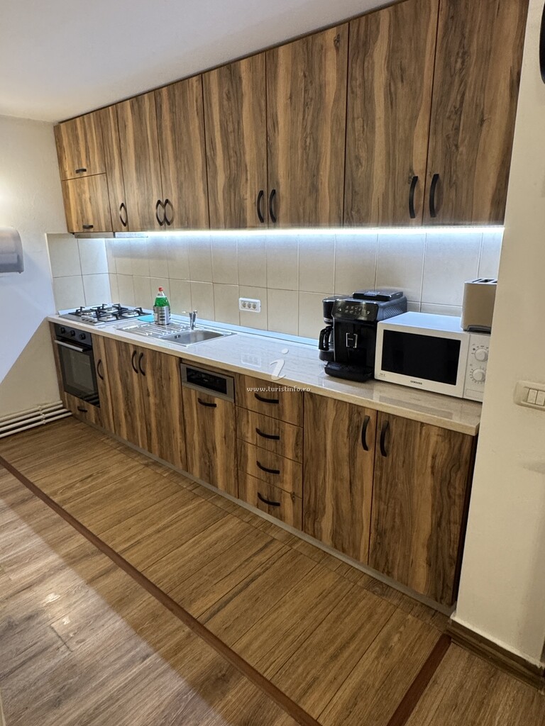 Camere de închiriat Roxmar II