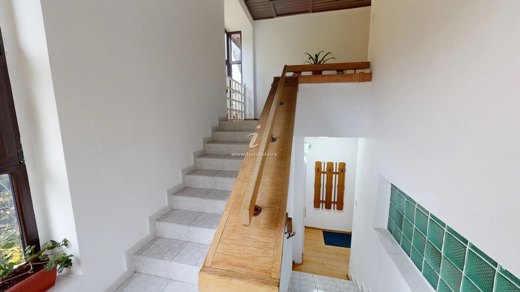 Vila 4 Savion