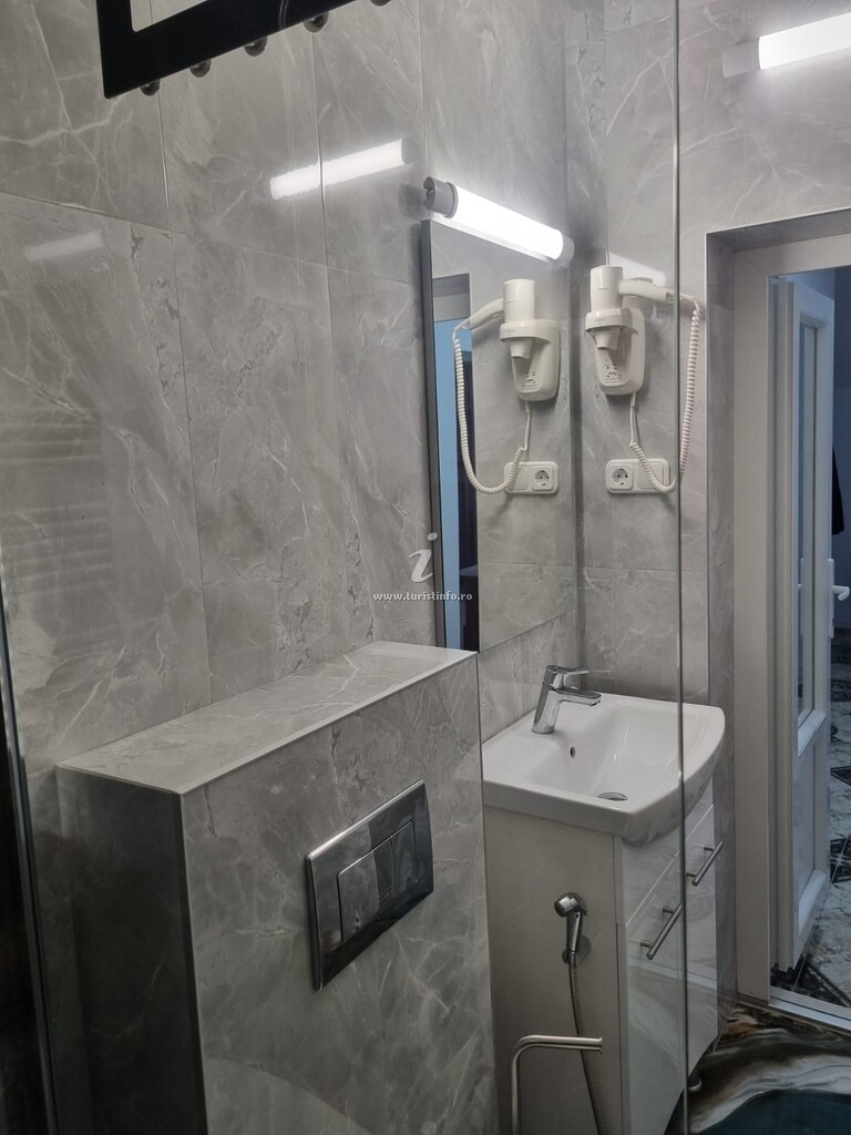 Camere de închiriat Unilux