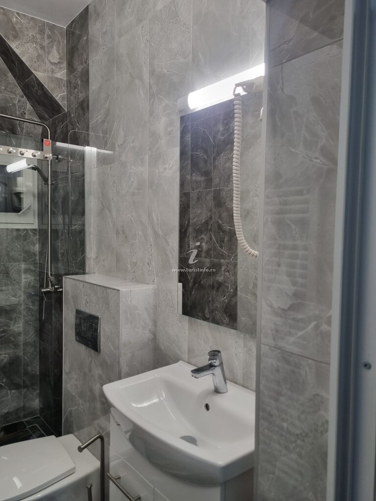 Camere de închiriat Unilux