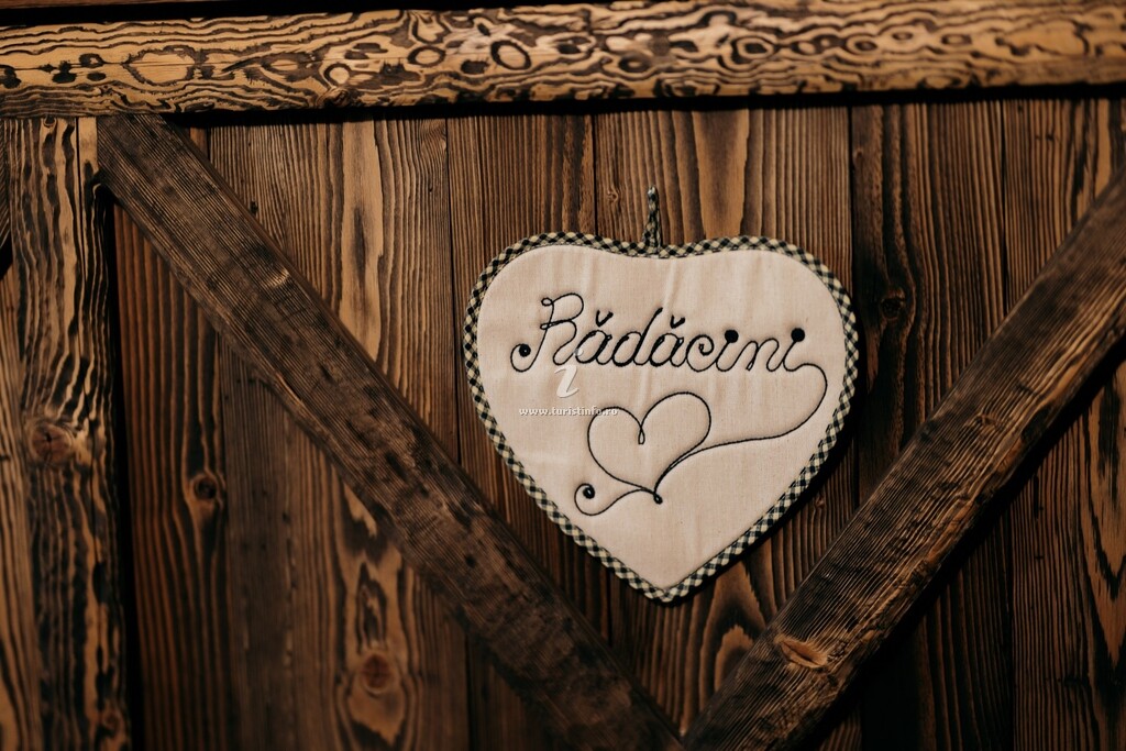 Hotel-Apartament Rădăcini