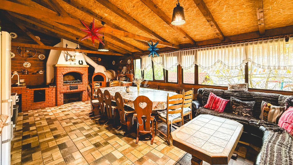 Casa Trandafirilor