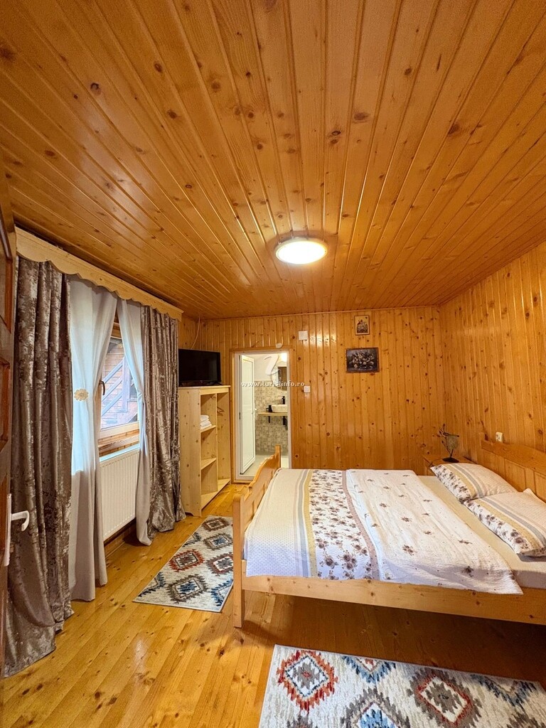 Camere de închiriat Cerbul Apusean