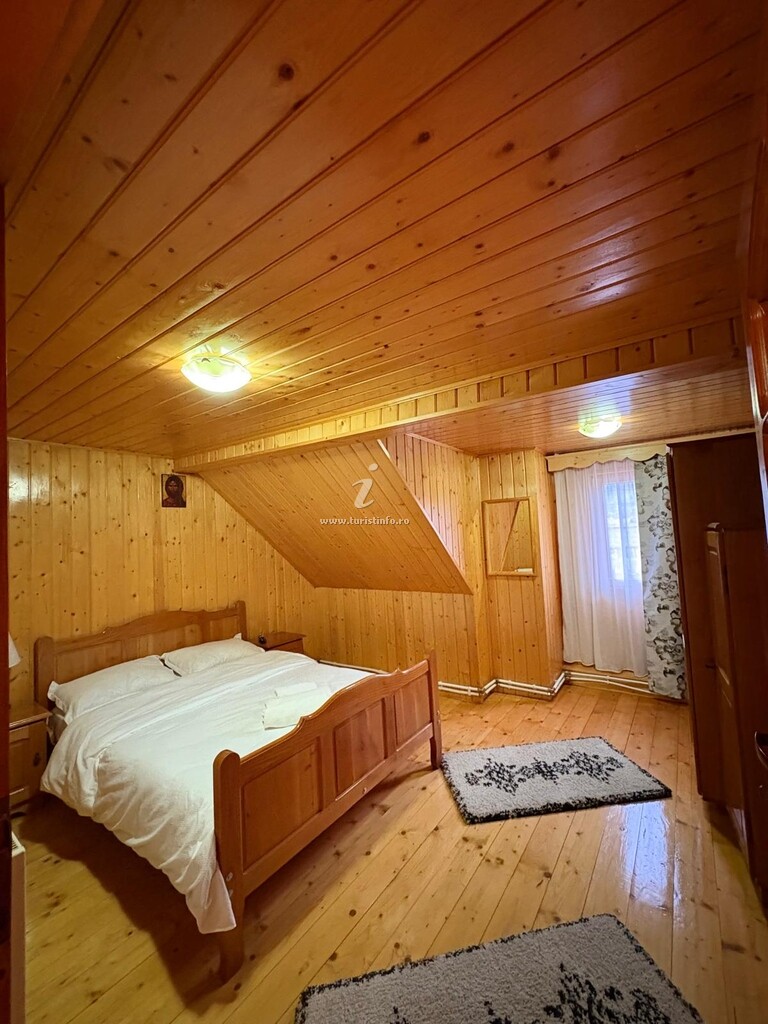 Camere de închiriat Cerbul Apusean