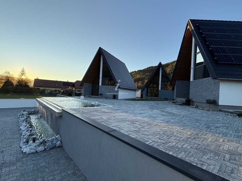 A-frame Diamond Hill Houses