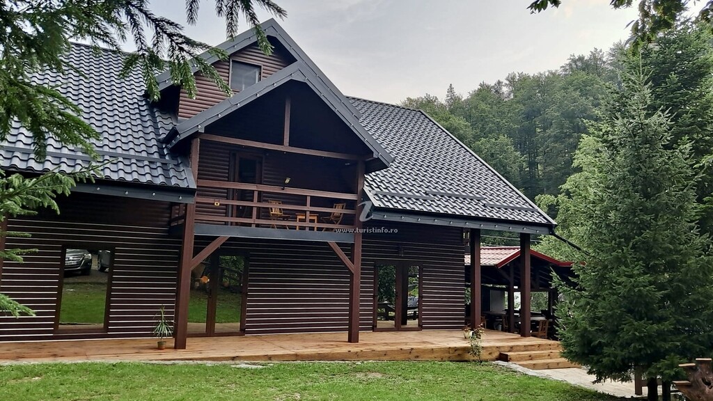 Pensiunea Valmont Lodge