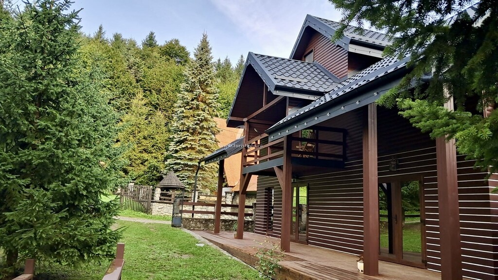 Pensiunea Valmont Lodge