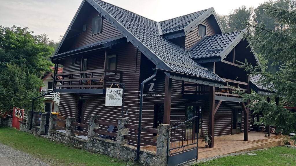 Pensiunea Valmont Lodge