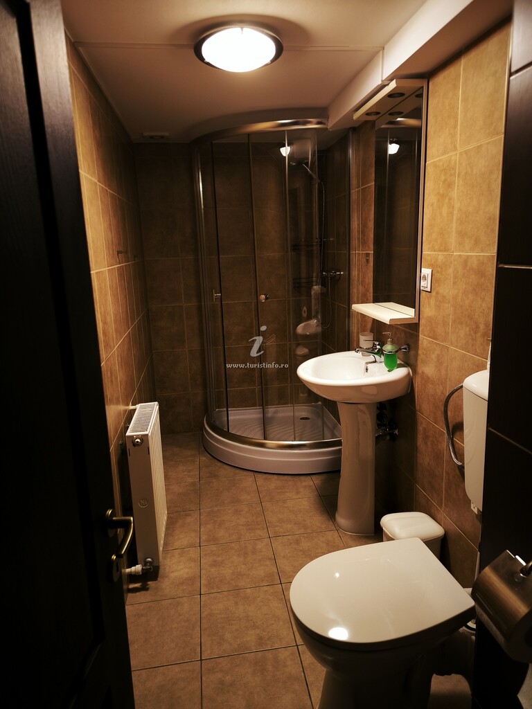 Pensiunea Valmont Lodge