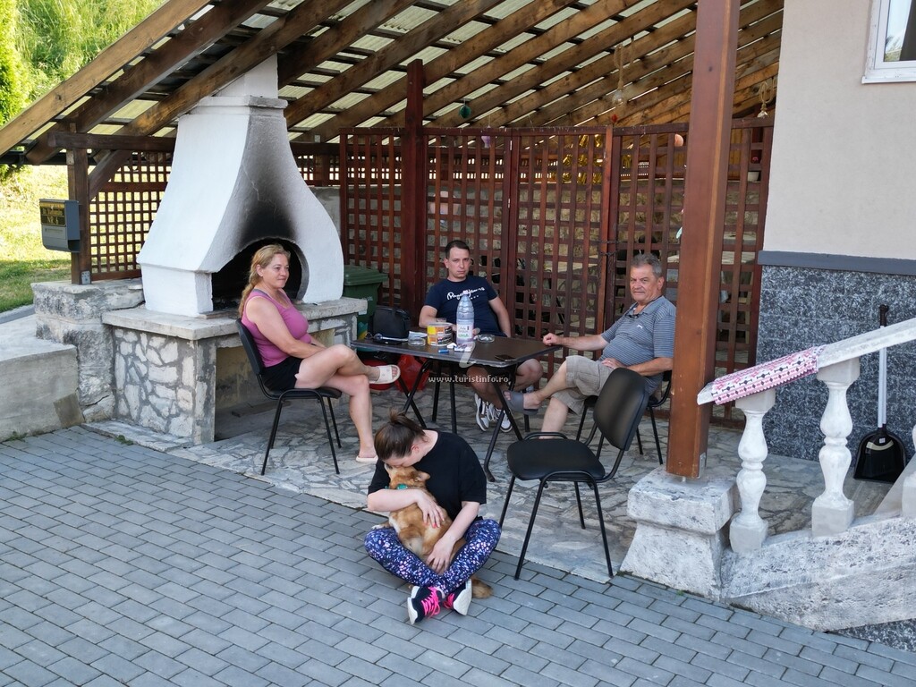 Camere de închiriat Rex