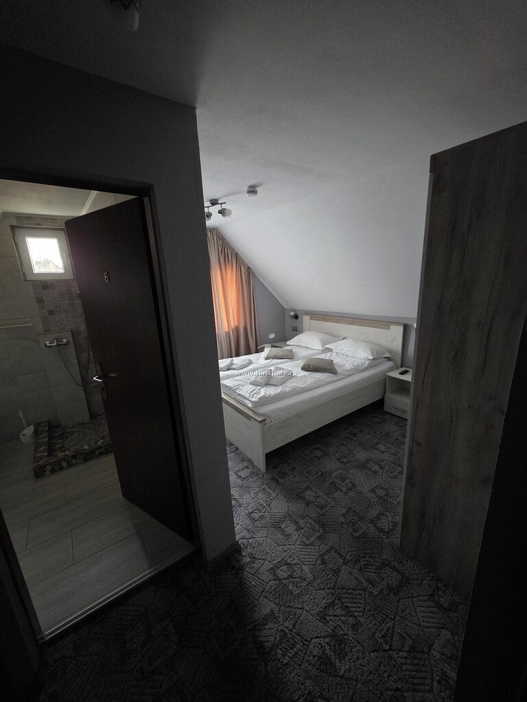 Casa Drumul Dintre Munți