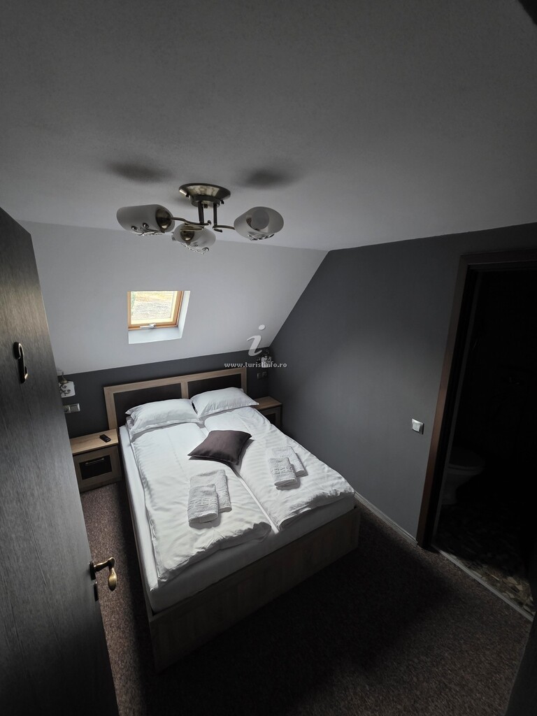 Casa Drumul Dintre Munți