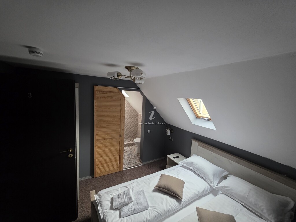 Casa Drumul Dintre Munți