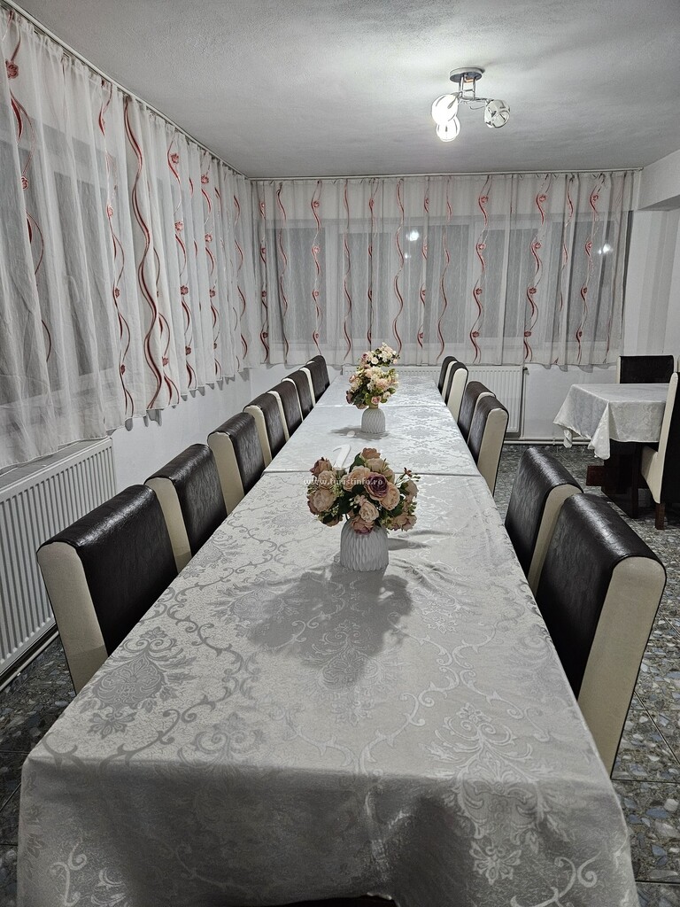 Camere de închiriat La Petrișor
