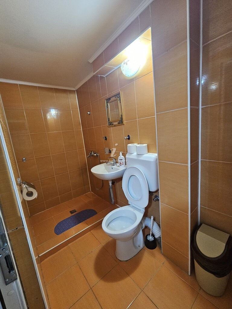 Camere de închiriat La Petrișor