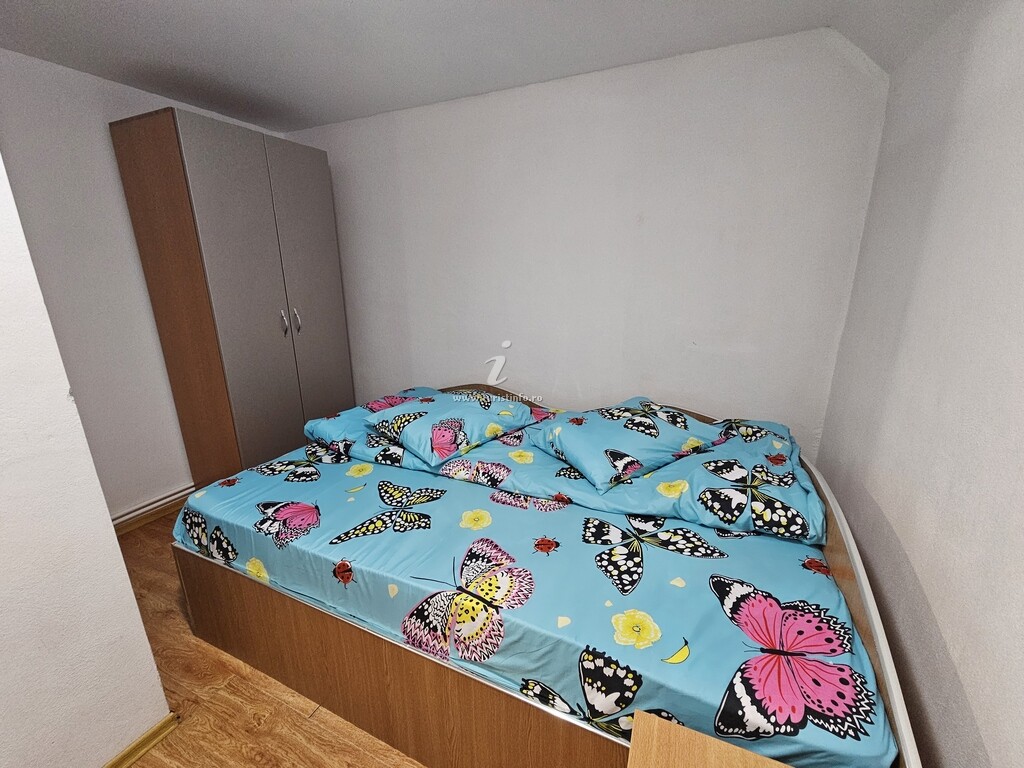 Camere de închiriat La Petrișor