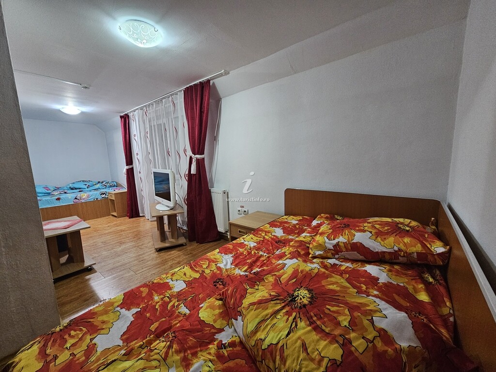 Camere de închiriat La Petrișor