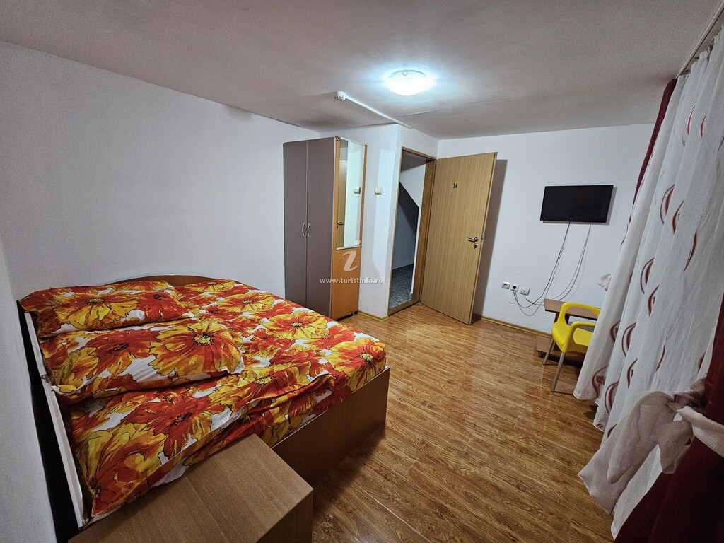 Camere de închiriat La Petrișor