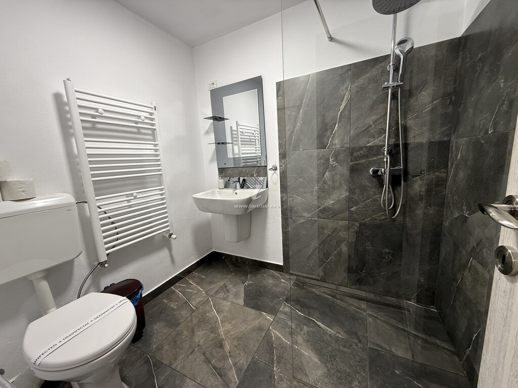 Casa Lupilor 2 Vidraru