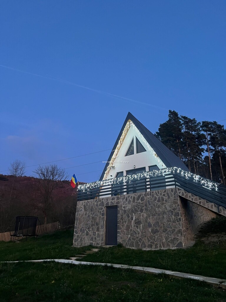 Aura Chalet