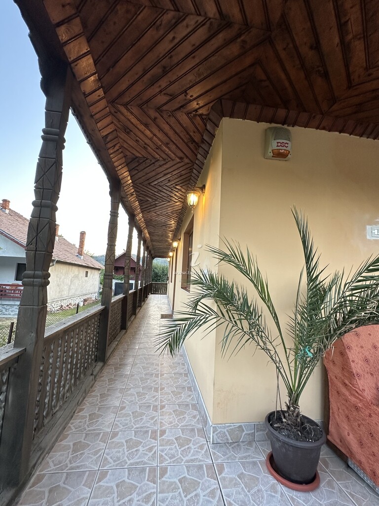 Casa Mărul Auriu