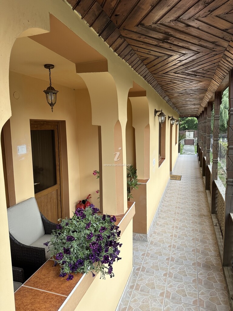 Casa Mărul Auriu