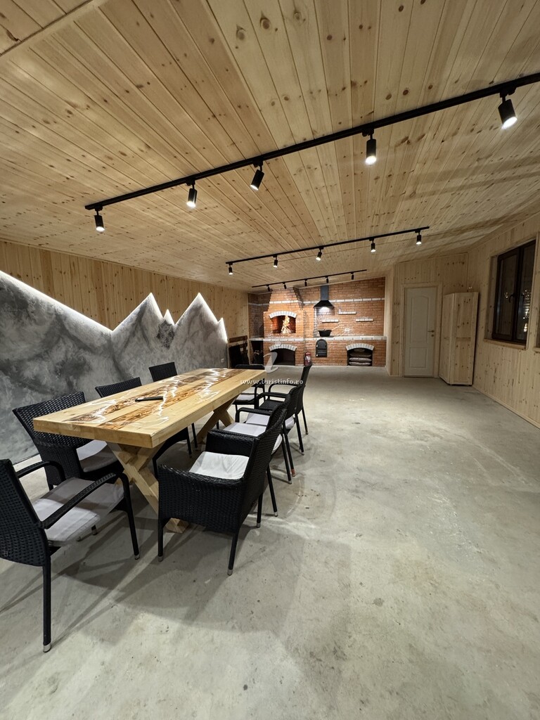 Cabana Hilltop Chalet