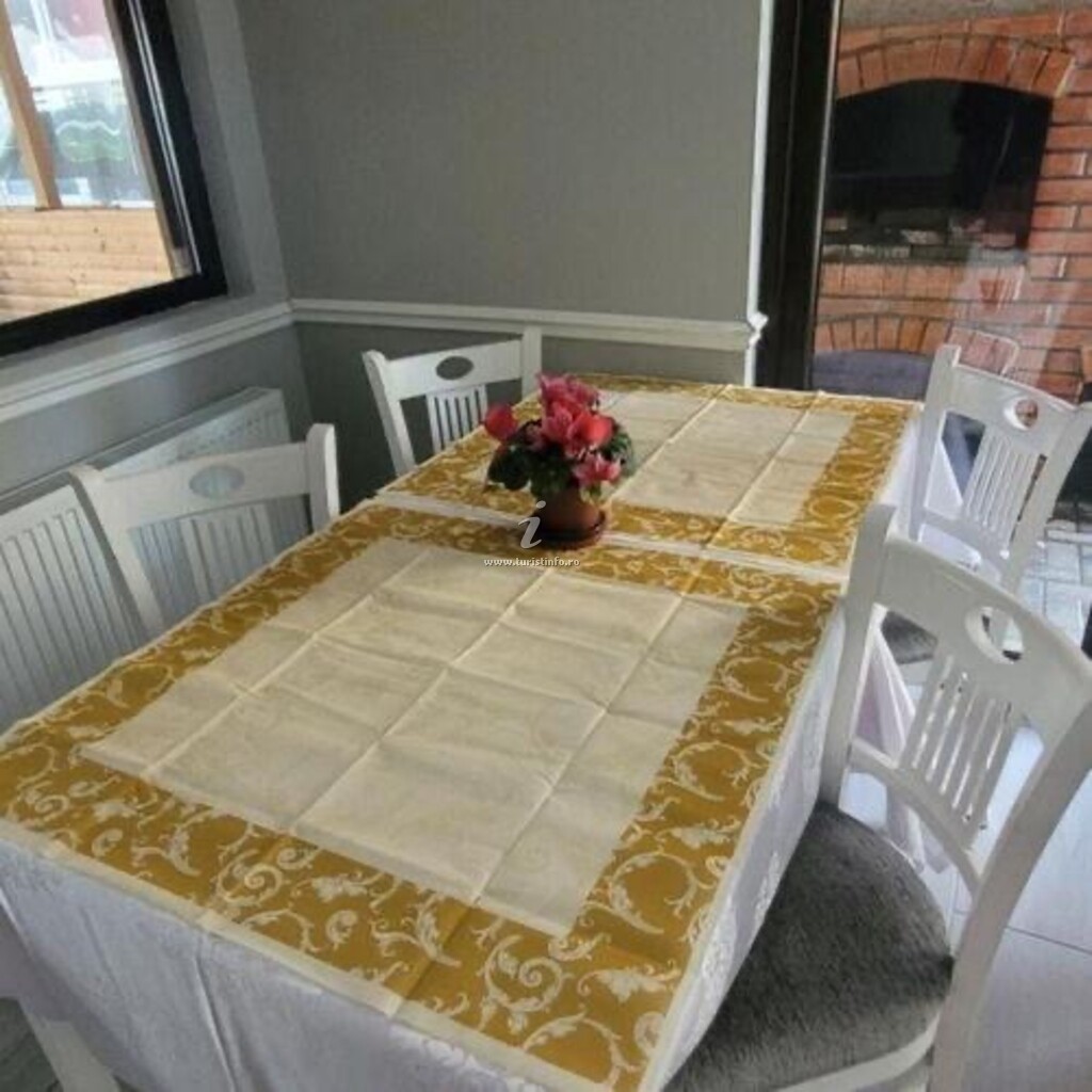 Camere de închiriat White Wood Chalet