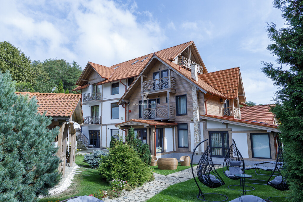 Pensiunea The River Chalet
