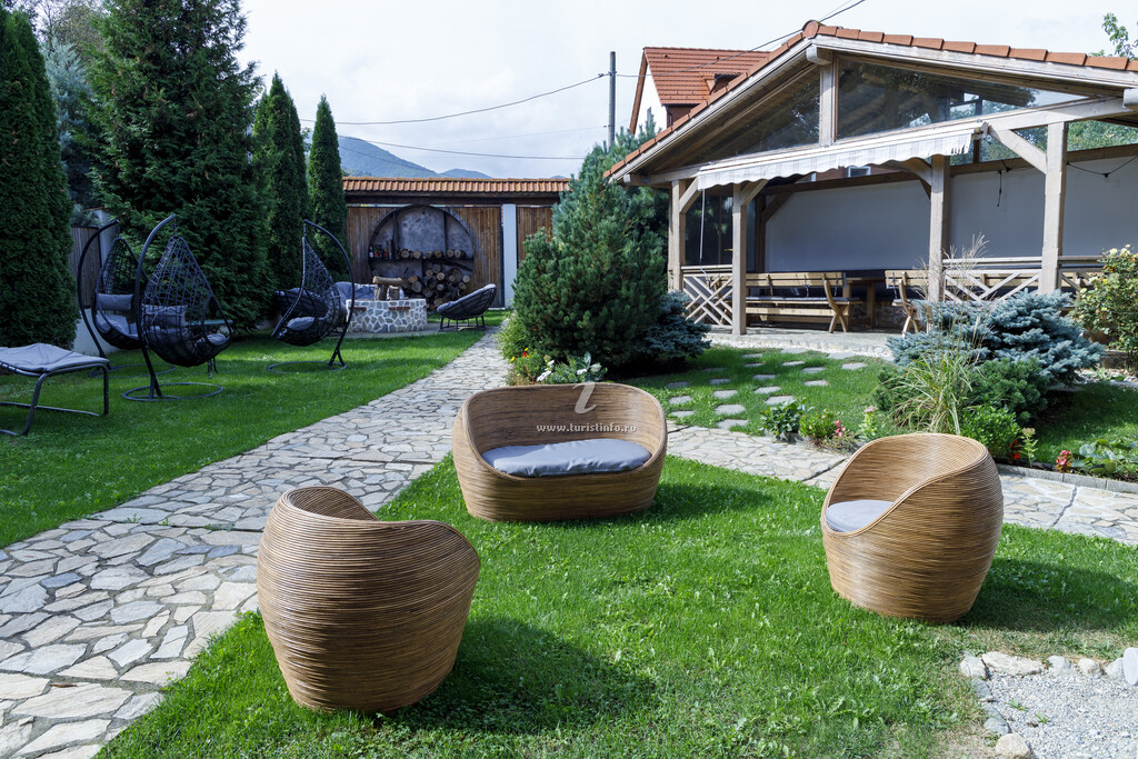 Pensiunea The River Chalet