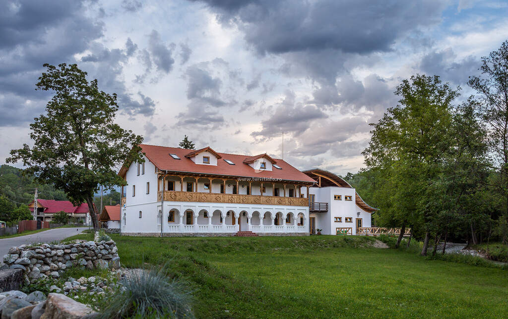Pensiunea Hanul Vatra