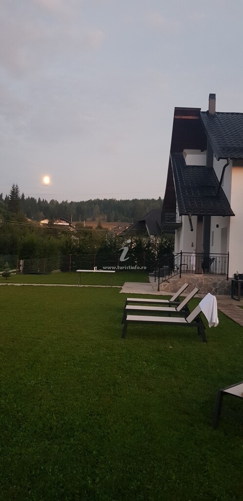 Camere de închiriat Casa Laura