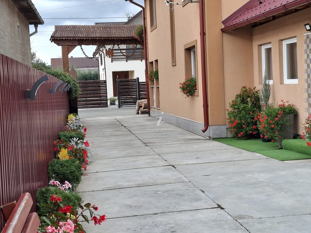 Pensiunea Crina