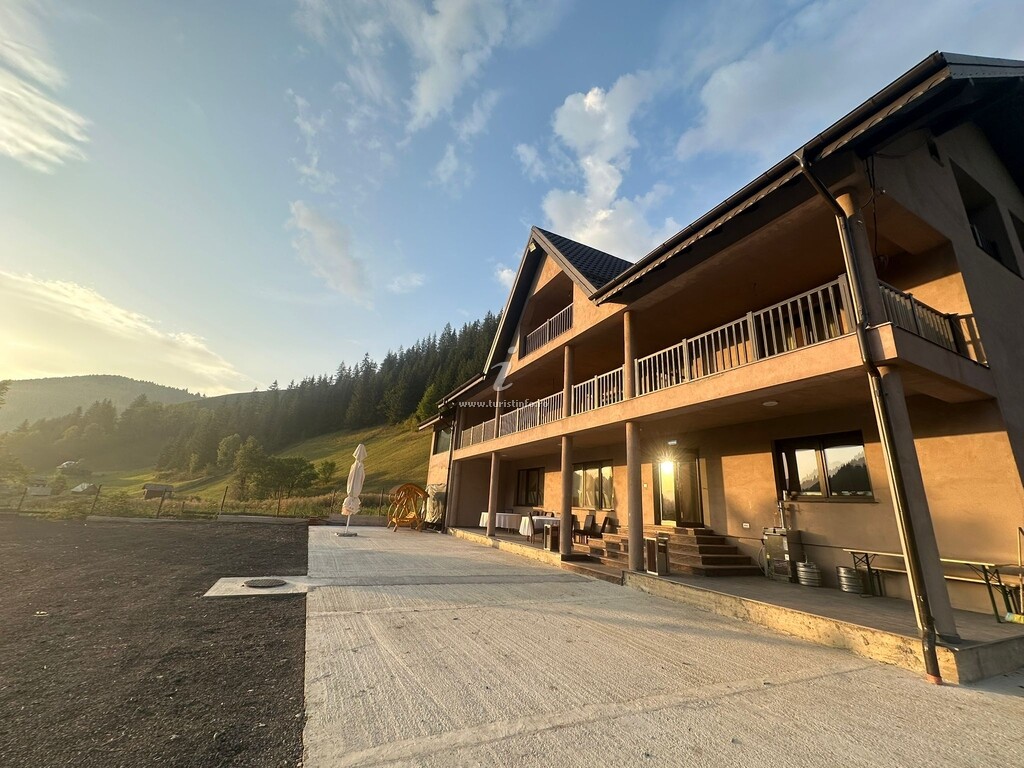 Casa Roua Munților