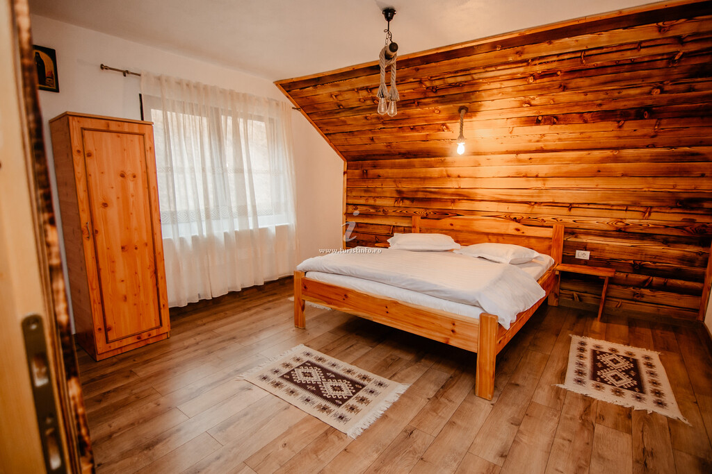 Cabana 3 Brăduți