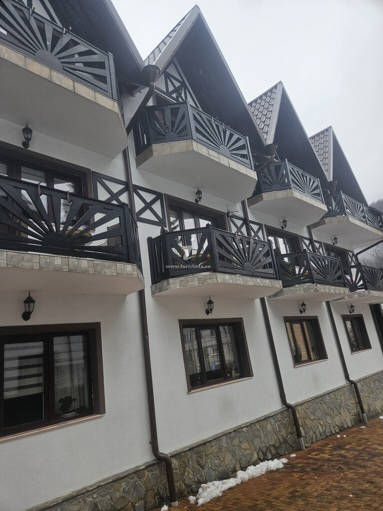 Camere de închiriat Casa Albert