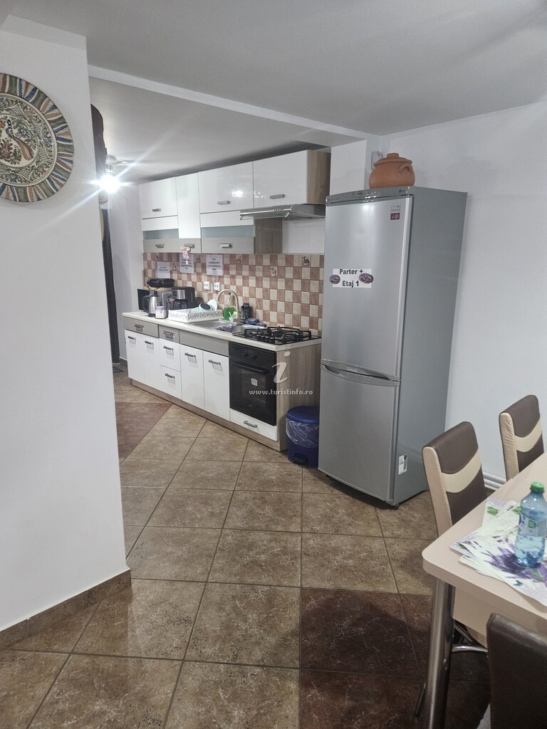 Camere de închiriat Casa Albert