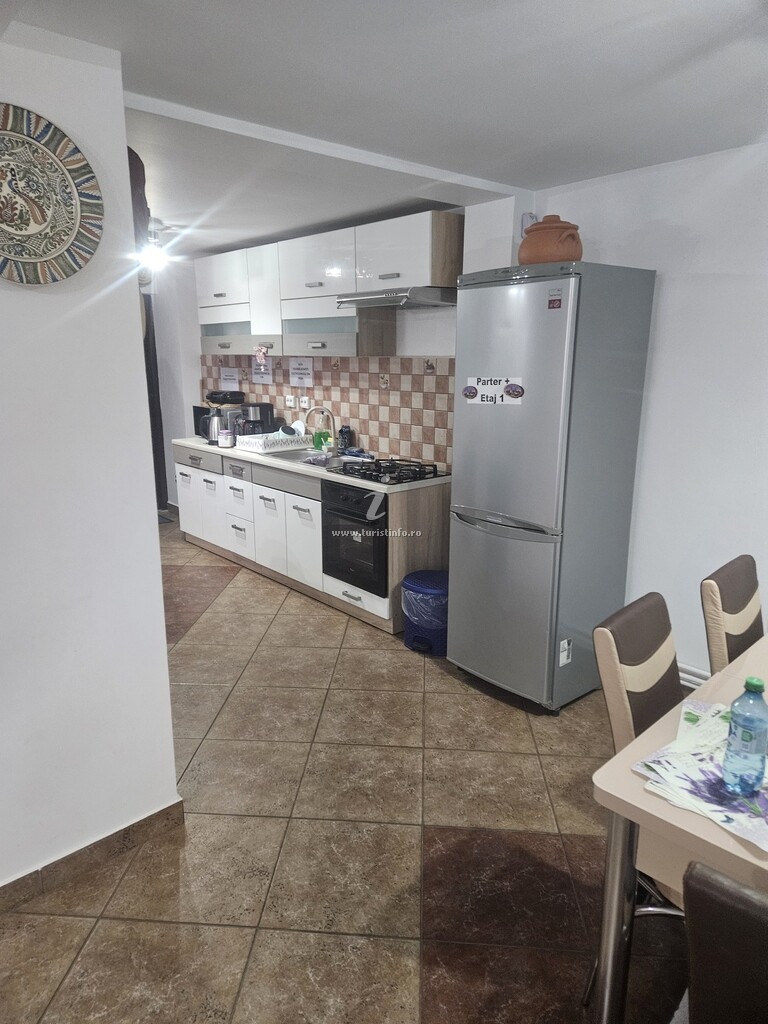 Camere de închiriat Casa Albert