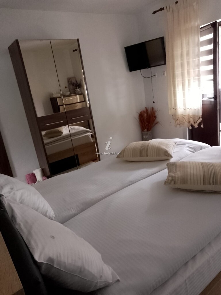 Camere de închiriat Casa Albert