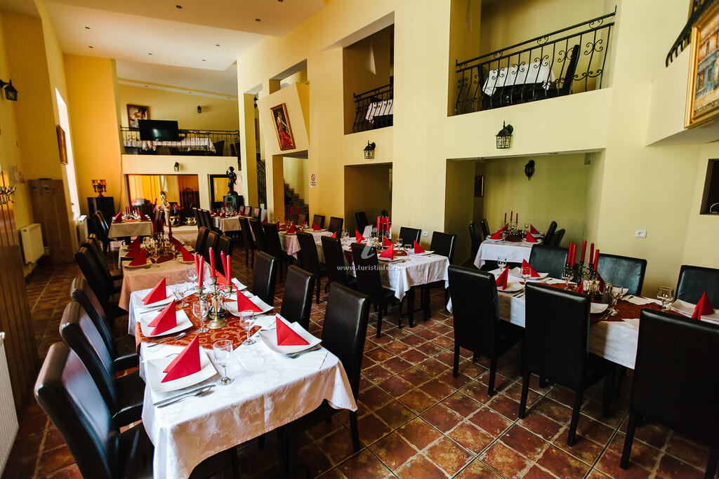Hotel Dobsi